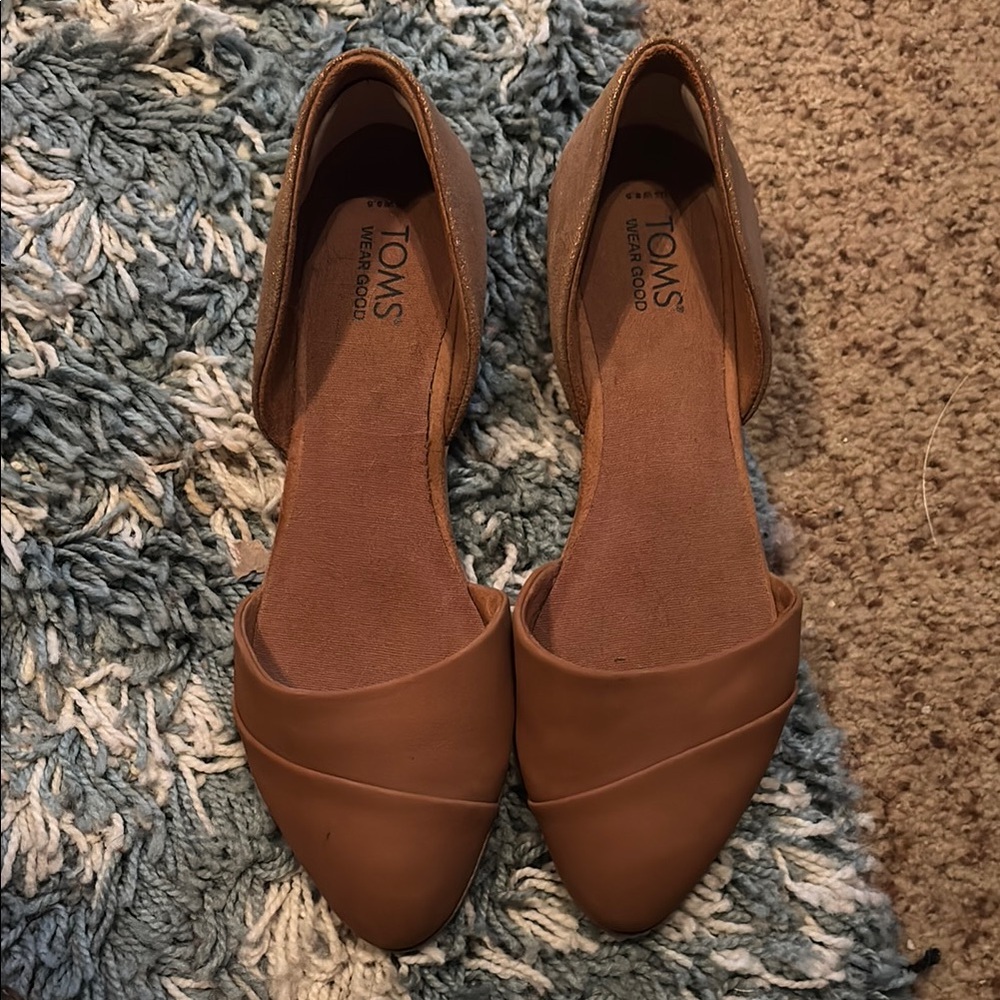 TOMS Women's Tan Flats